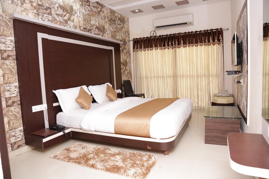 Hotel Rudra Plaza Дварка Экстерьер фото
